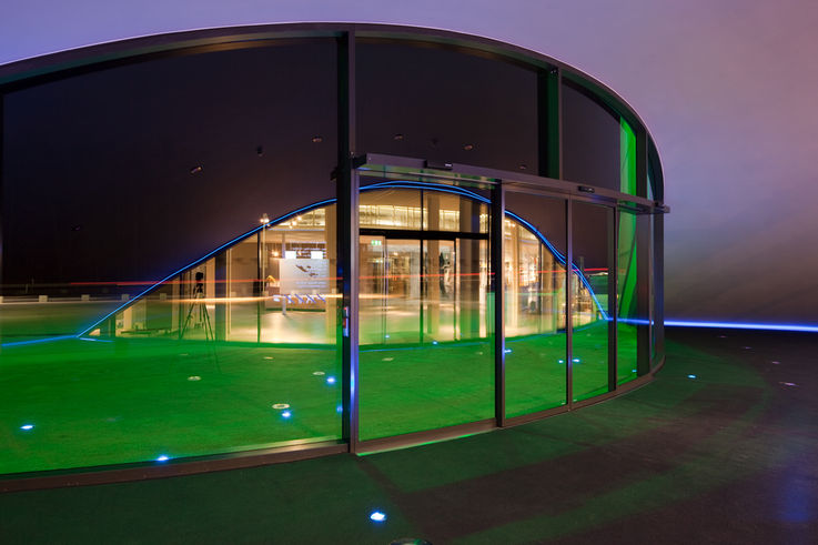 Installation situation (44305) - Automatic semi-/curved sliding door system Slimdrive SC, installed in Dorniermuseum Friedrichshafen