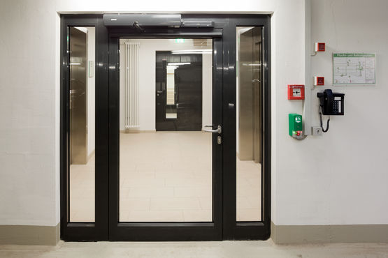 Underground car park door system with access controls and fire safety function (photo: Dirk Wilhelmy for GEZE GmbH)