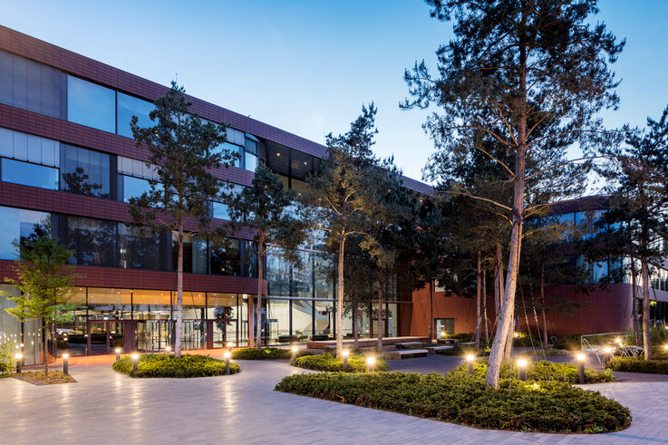  - Exterior image