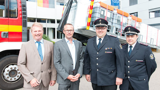 Den nye specielle transportbeholder til brandslukningsmiddel blev præsenteret den 3. august 2016 på GEZE's ejendom i Leonberg. 
