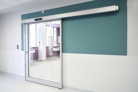 Barrier-free sliding door in the Children's Memorial Health Institute.