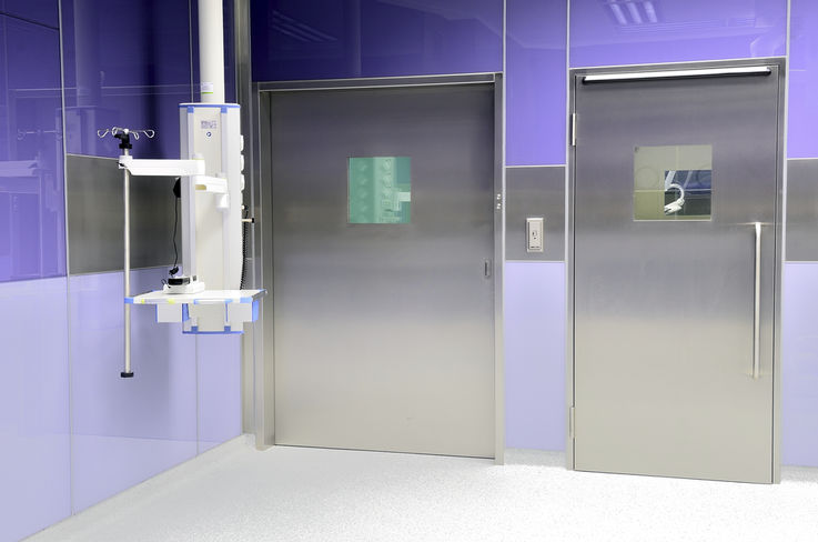 TSA 160 NT in einem OP Raum mit hermetisch-dichtschließende Türen im Children's Memorial Health Institute