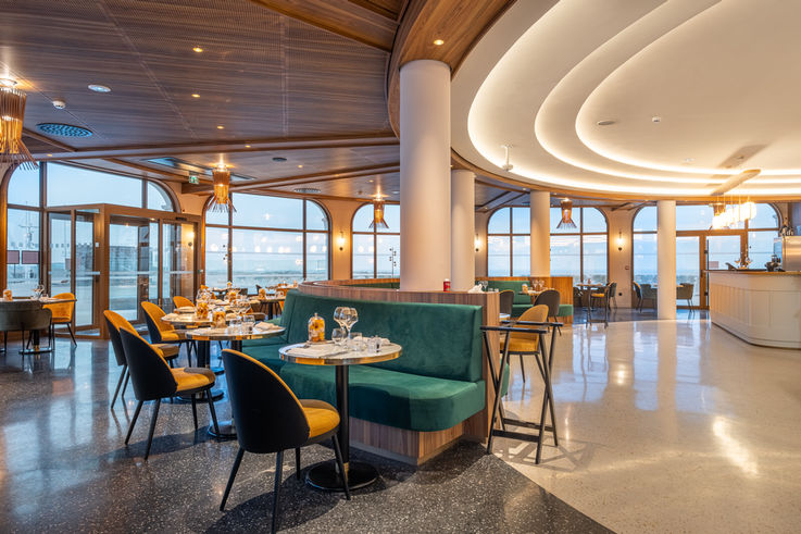  - Restaurant with sas GEZE Slimdrive SL NT