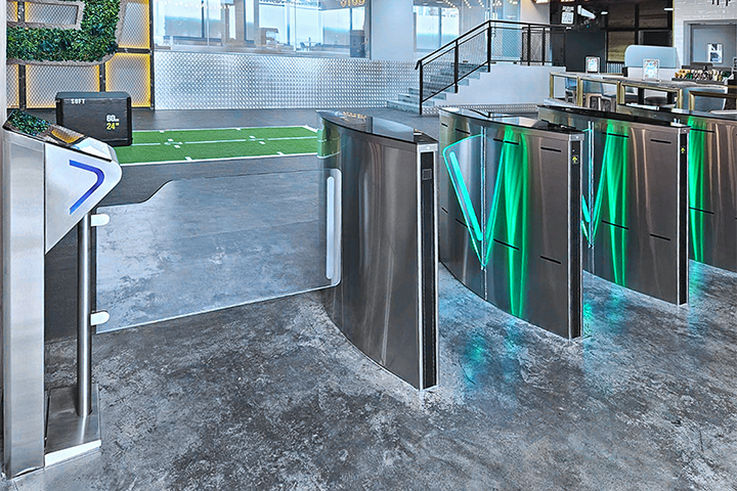 OX GS & OX TS Servo-driven gates - These turnstiles are equipped with servo drives, and are an outstanding choice for combination with OX tripod style turnstiles. This guarantees a uniform appearance. The housing used on the OX product family combines ergonomics and design.