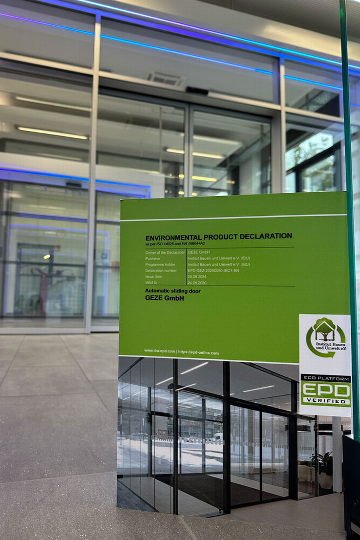 Übergabe EPD Zertifikat durch das IBU