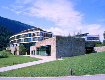 Luxuriöses Ambiente: Kempinski Hotel Berchtesgaden. Foto: MM Fotowerbung für GEZE GmbH