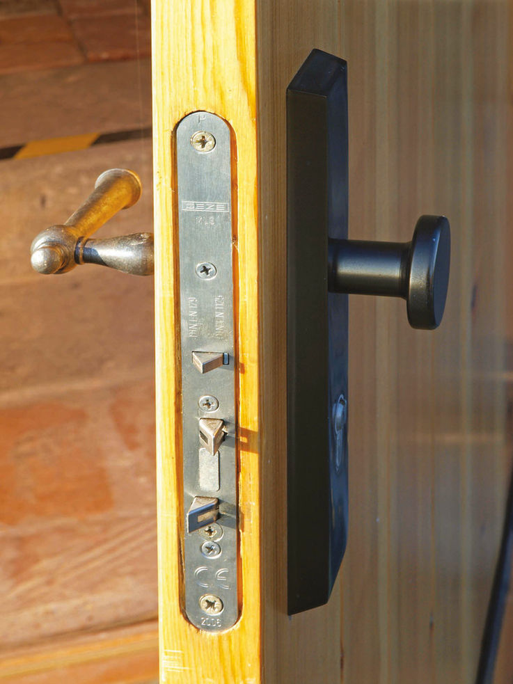 Close-up of door leaf with IQ lock anti-panic lock