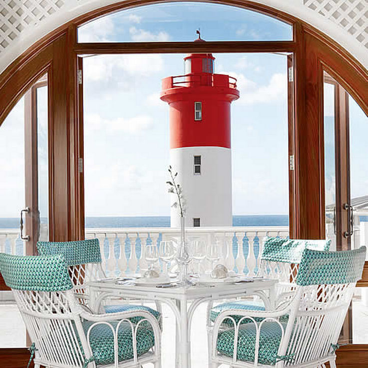 Hochmoderne Fenstertechnik im exquisiten Design: Das Oyster Box Hotel in Durban.