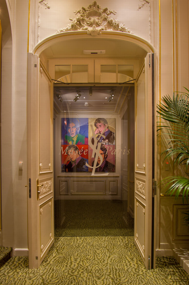 The door to haute couture – customised sliding doors