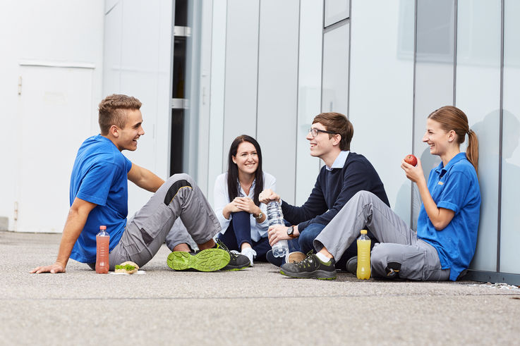  - Shooting der Mitarbeiter für die externe wie interne Kommunikation um dem Unternehmen ein Gesicht zu geben.