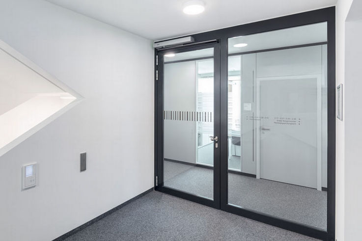 GEZE swing door