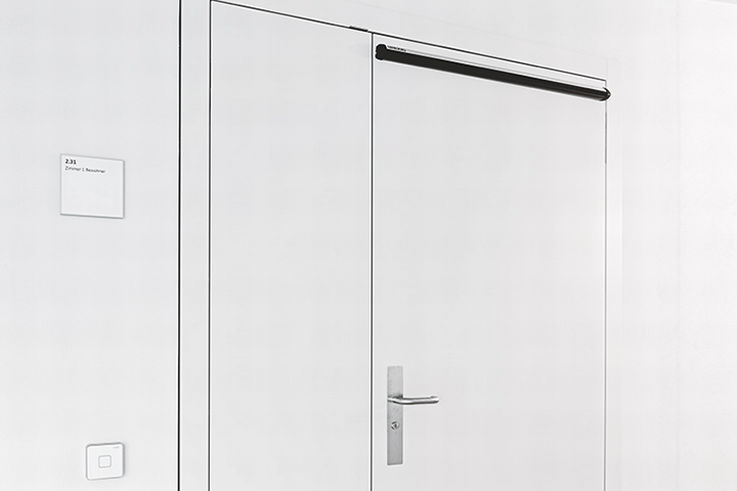 Sensor strips - Passing through an automatic swing door safely is the top priority. Sensor strips support you in doing so by monitoring the door's range of travel. Does your door open against a wall? No problem.